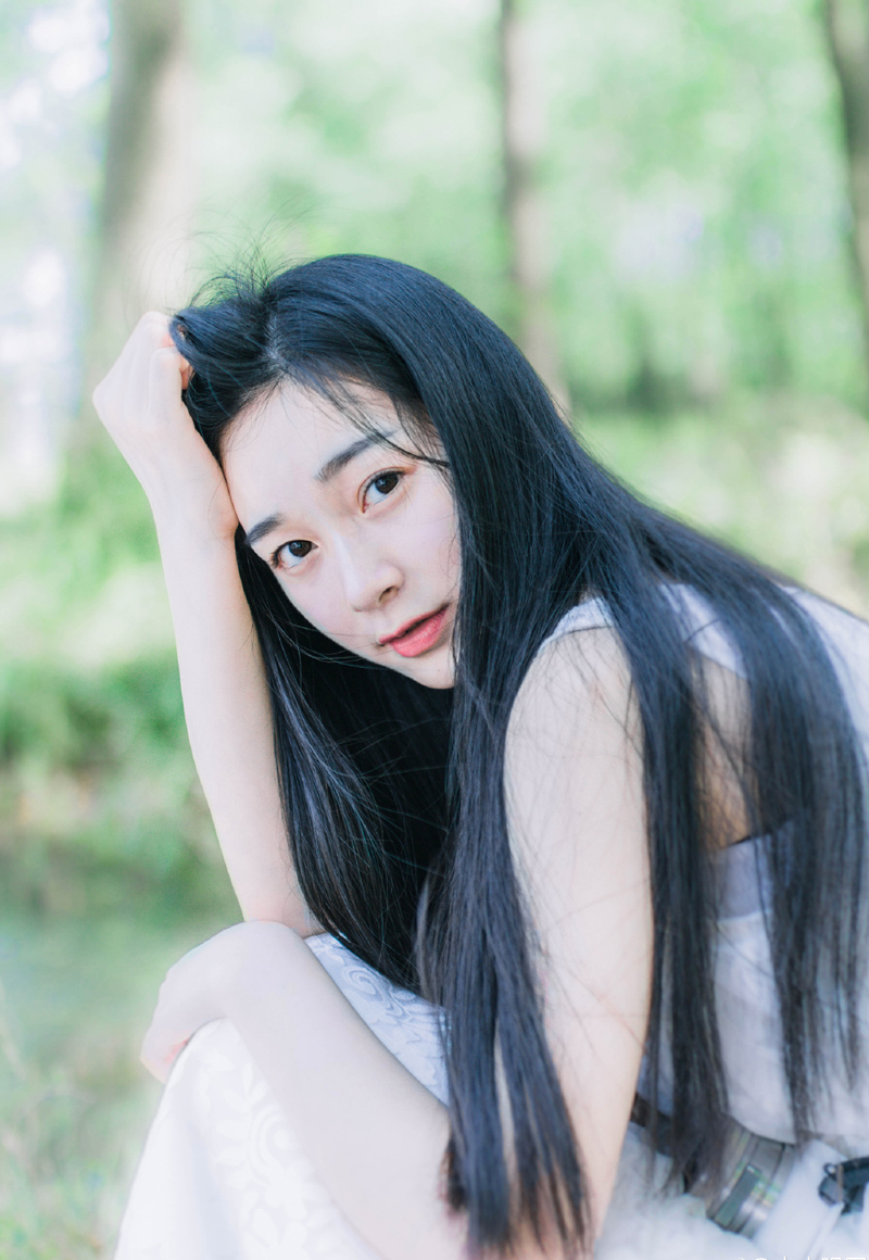 一直以来，周瑜就像一座大山一般压在孙权心头，他是江东基业的创始人之一，这江东天下，几乎是他和孙策两个人打下来的。